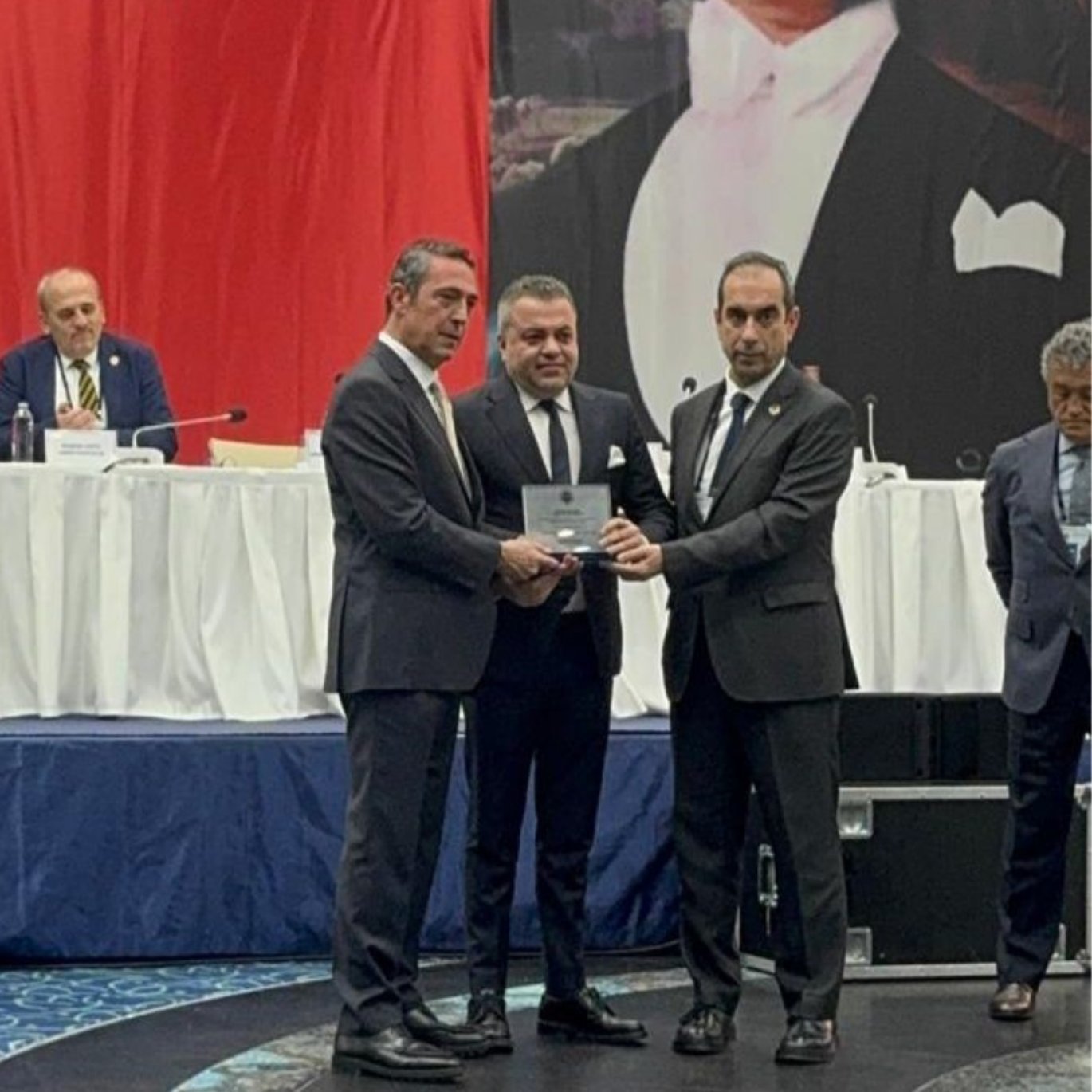 Kulübümüzden Derneğimize Plaket Takdimi!