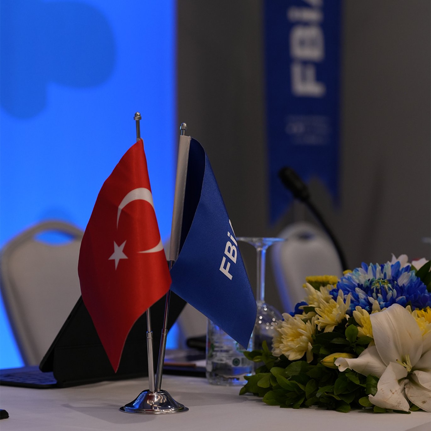 FBİAD Forum “Başkan Adayları ile Sohbetler” programımızda Sayın Hakan Safi'yi ağırladık.